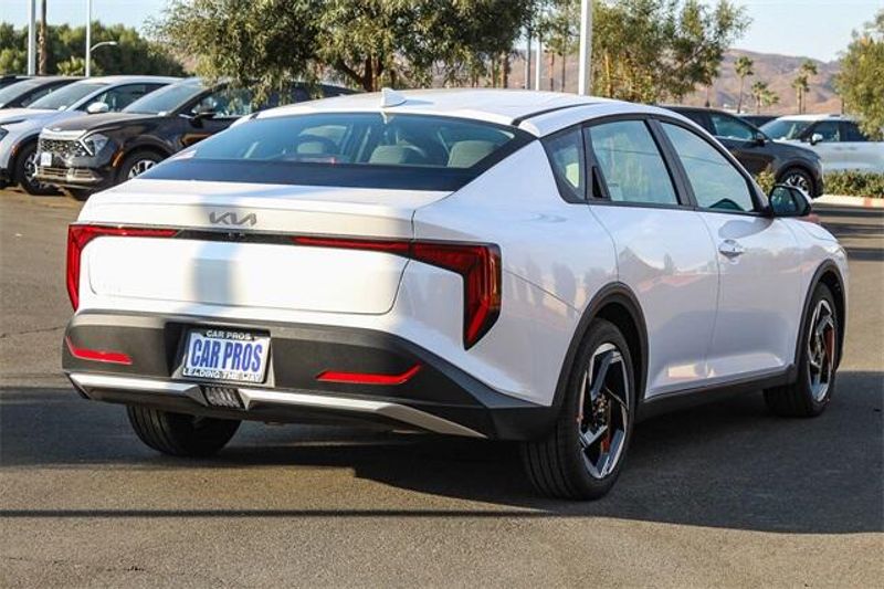 New 2025 Kia K4 EXImage 17