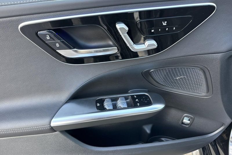 New 2026 Mercedes-Benz C-Class C 300Image 8