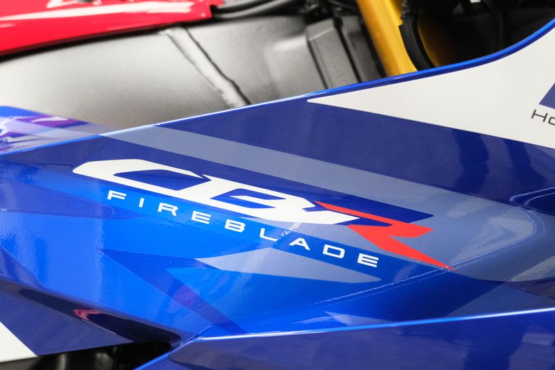 NEW 2026 HONDA CBR1000RRR FIREBLADE SP Image 12