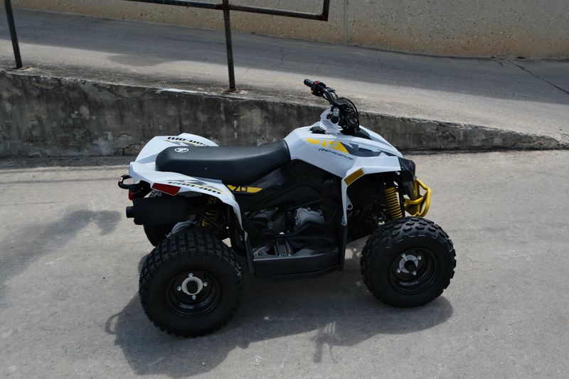 2025 Can-Am RENEGADE 70 EFI CATALYST GRAY AND NEO YELLOW Image 2