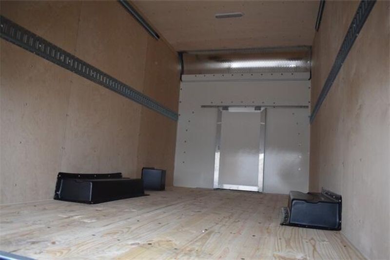 New 2025 Chevrolet Express 3500 Work VanImage 13