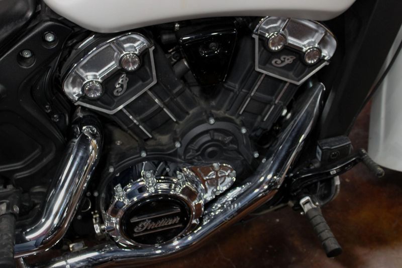 2022 Indian Motorcycle SCOUT 1200 WHITE Image 11