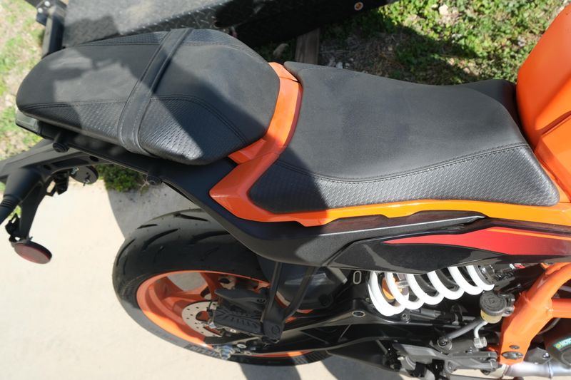 NEW 2025 KTM 390 DUKE Image 11