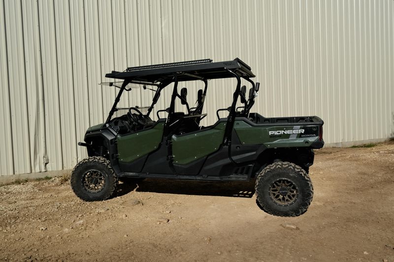 USED 2023 HONDA PIONEER 10006 CREW  DELUXE Image 6