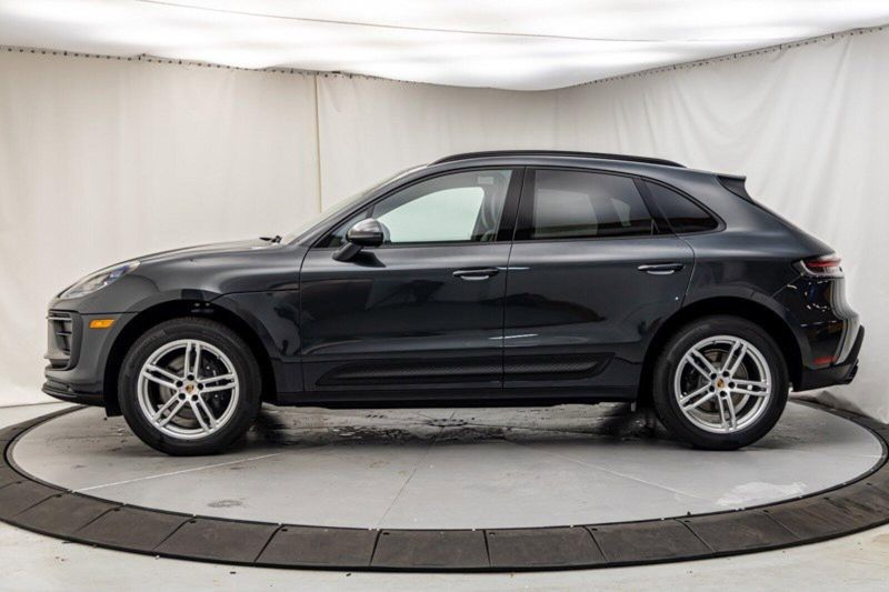 2024 Porsche Macan Image 2