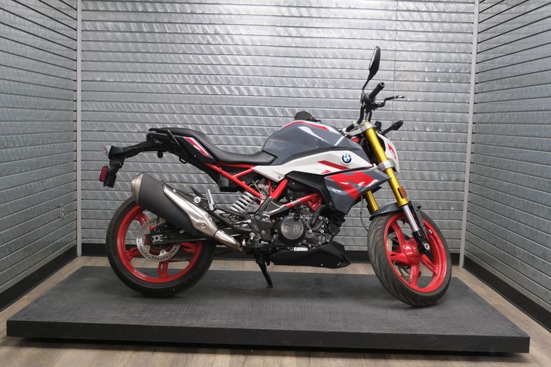 USED 2022 BMW G 310 R Image 2
