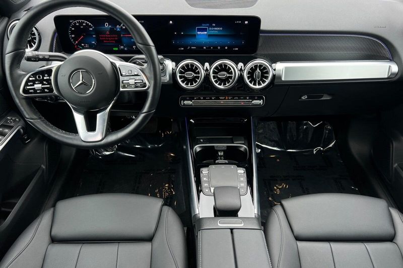 2023 Mercedes-Benz EQB 300Image 15