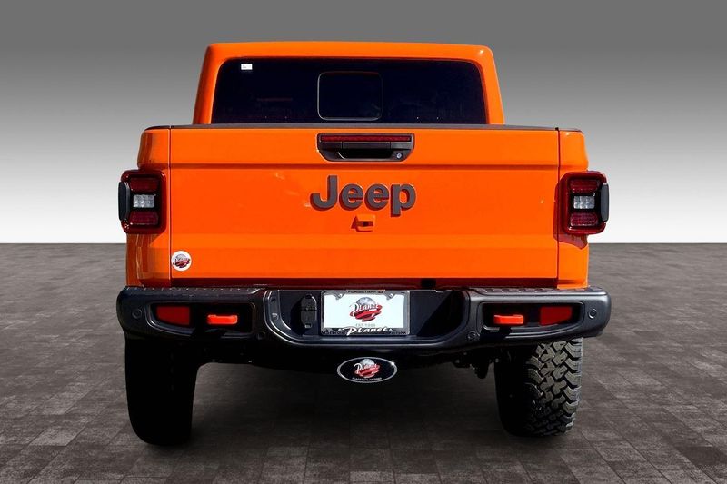 2025 Jeep Gladiator Mojave photo 4