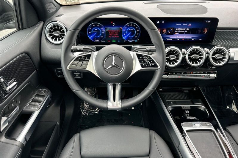 2024 Mercedes-Benz EQB 300Image 16