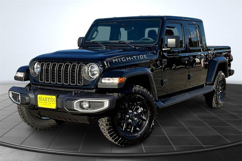 2025 Jeep Gladiator Sport photo 2