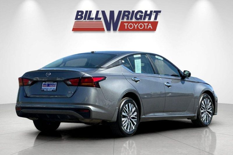 Used 2025 Nissan Altima 2.5 SVImage 3