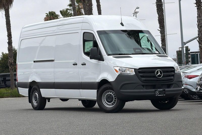 New 2026 Mercedes-Benz Sprinter 2500 Cargo 170 WBImage 2