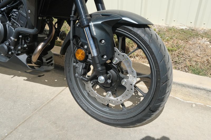 NEW 2025 HONDA CB300R ABS Image 20