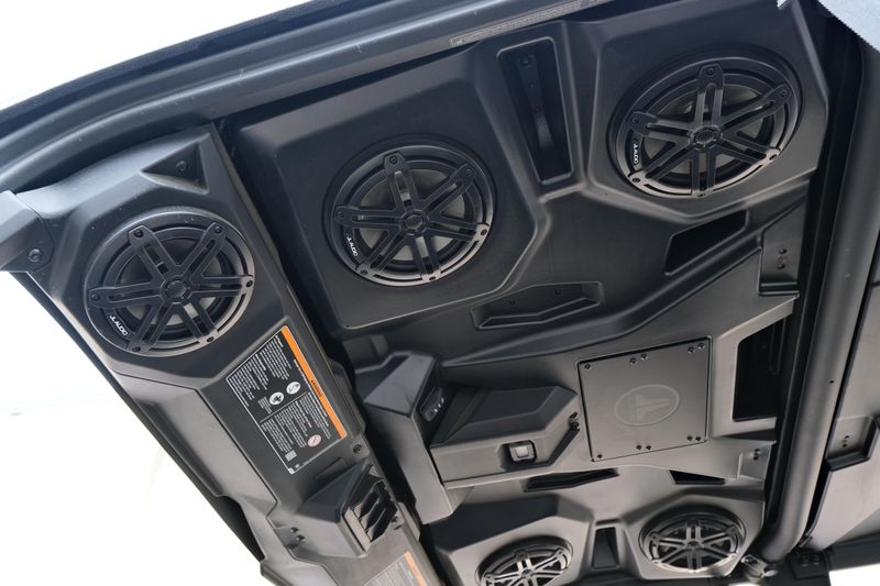 NEW 2026 CAN-AM DEFENDER MAX XT HD11 Image 34