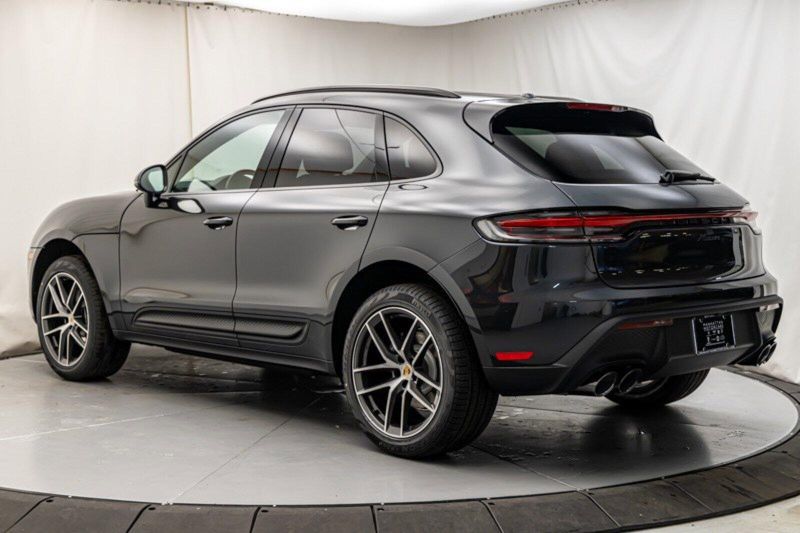 2024 Porsche Macan Image 3