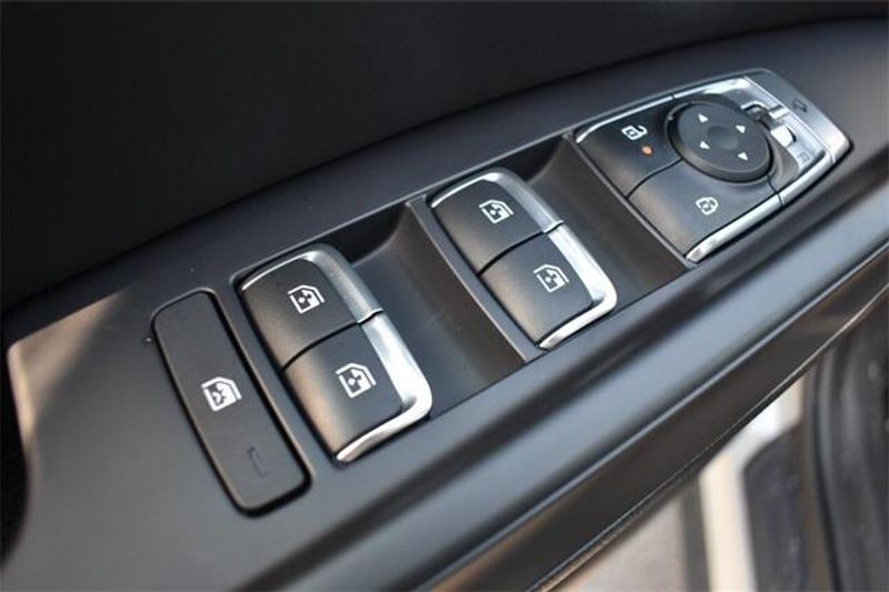 2025 Kia Carnival SX PrestigeImage 25
