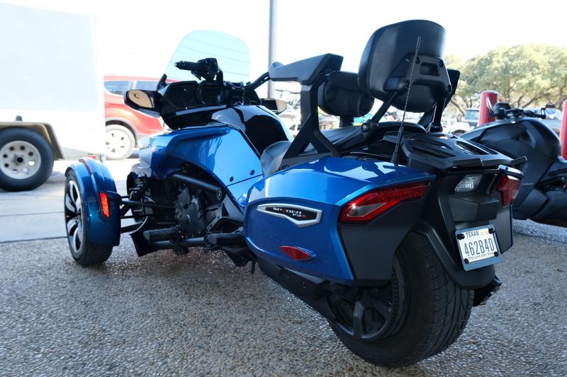 2018 Can-Am SPYDER F3T BLUEImage 19