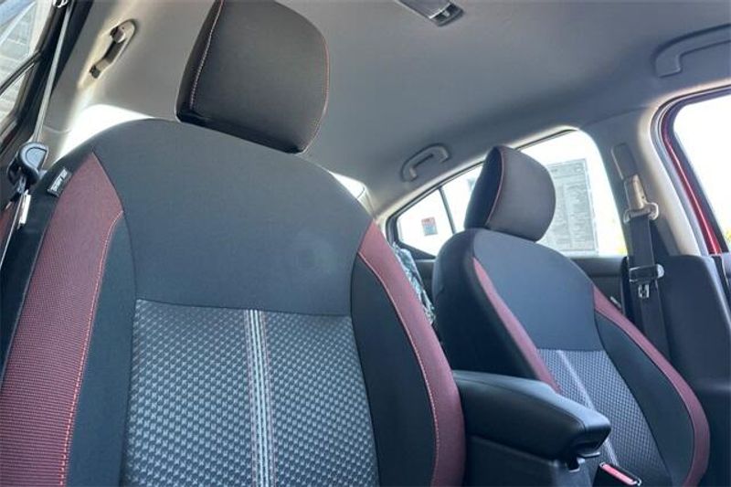 New 2025 Nissan Versa 1.6 SRImage 13