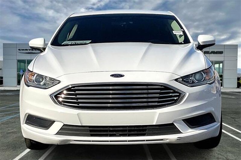 2018 Ford Fusion SEImage 2