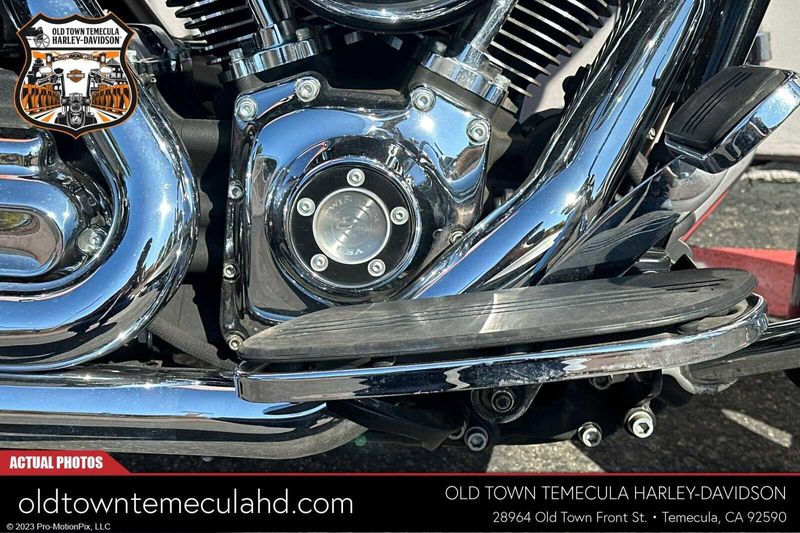 2015 Harley-Davidson Road Glide in a BLACK W/ PINSTRIPE exterior color. BMW Motorcycles of Temecula – Southern California (951) 506-6903 bmwmotorcyclesoftemecula.com 