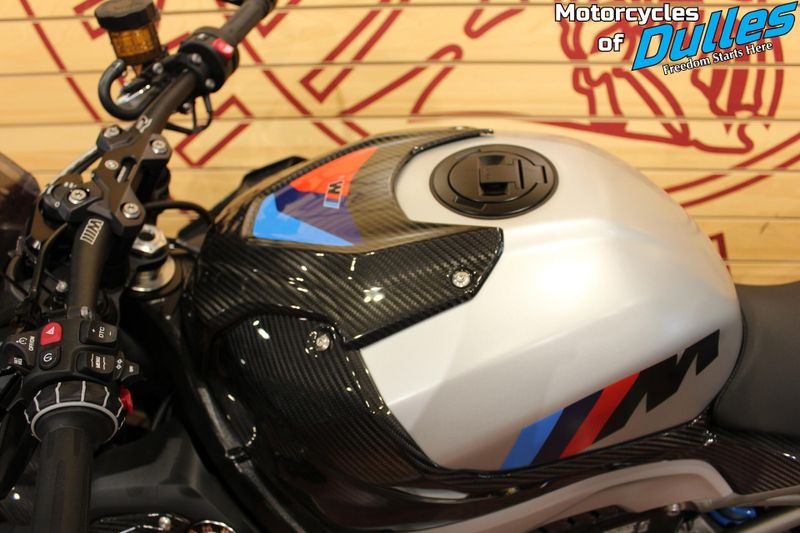 2025 BMW M1000R Image 15