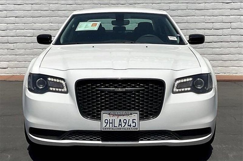 2023 Chrysler 300 TouringImage 2