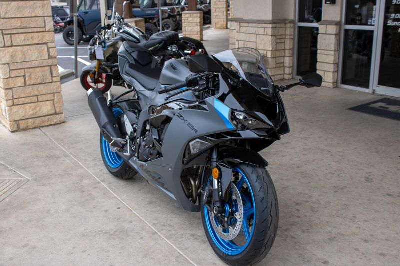 NEW 2026 KAWASAKI NINJA ZX-6R ABS Image 2