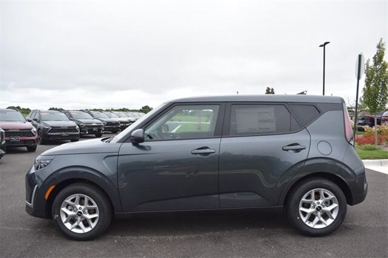 New 2025 Kia Soul LXImage 6