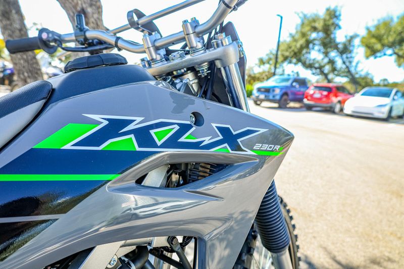 2025 Kawasaki KLX230R S  BATTLE GRAY Image 9