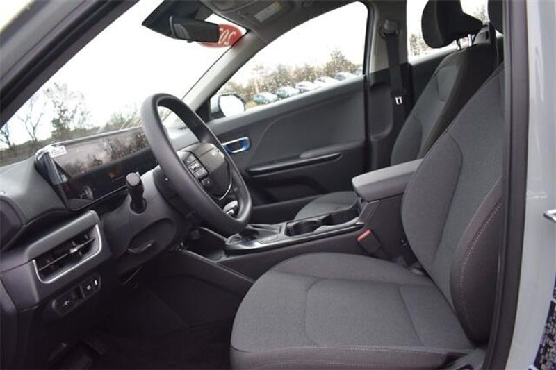 New 2025 Kia K4 LXSImage 19