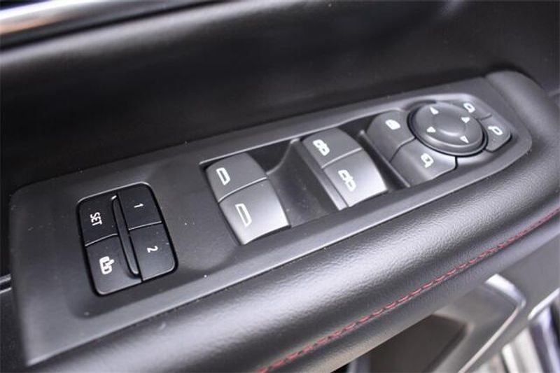 Used 2023 Chevrolet Suburban RSTImage 27