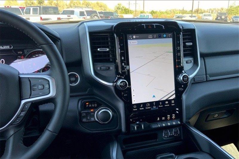 2022 RAM 1500 Big Horn Crew Cab 4x4 5