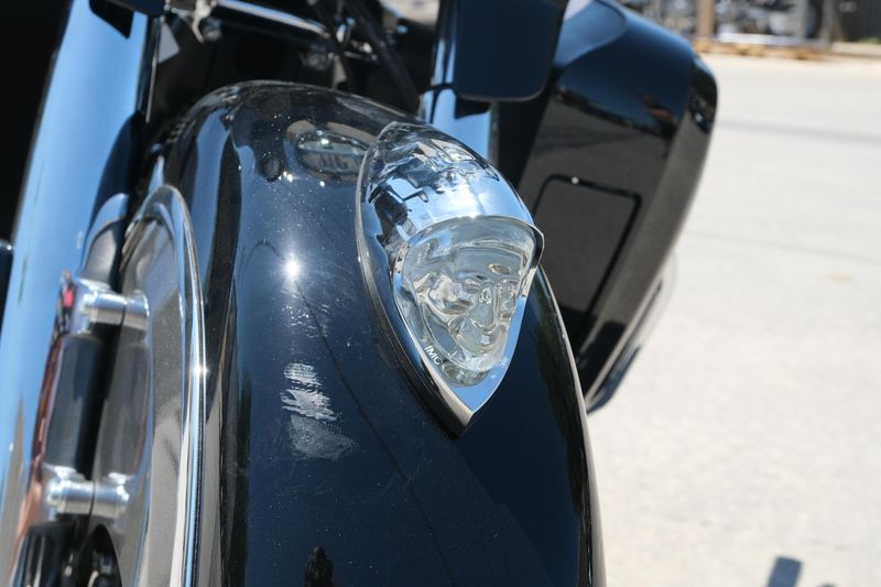 NEW 2025 INDIAN MOTORCYCLE ROADMASTER WITH POWERBAND AUDIO PACKAGE BLACK Image 10