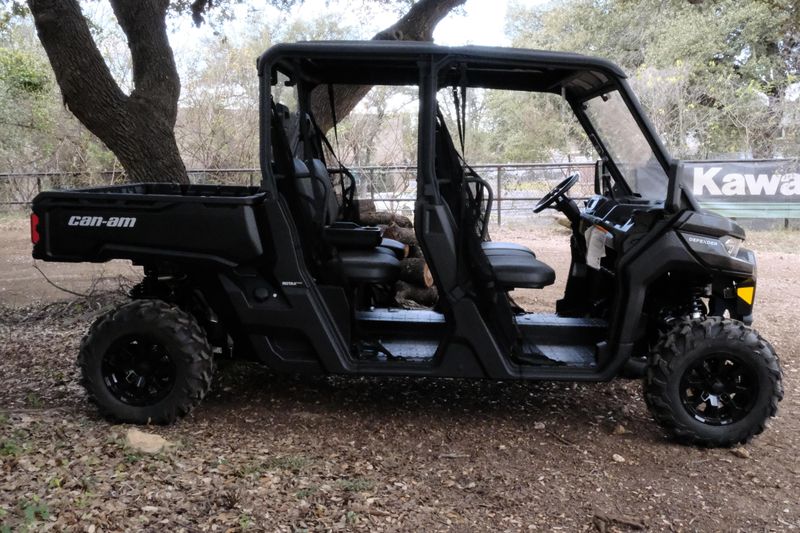 2025 CAN-AM DEFENDER MAX DPS HD10 STEALTH BLACK in a STEALTH BLACK exterior color. Family PowerSports (877) 886-1997 familypowersports.com 