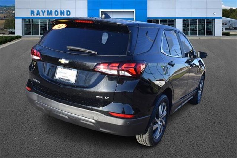 Used 2024 Chevrolet Equinox LTImage 3