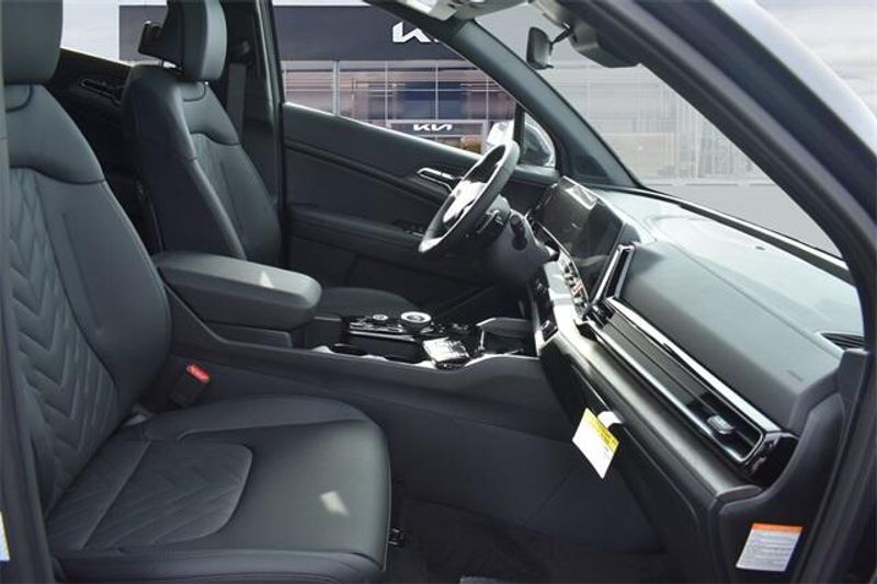 New 2025 Kia Sportage Plug-In Hybrid X-LineImage 12