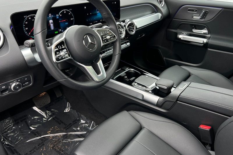 2023 Mercedes-Benz EQB 300Image 10
