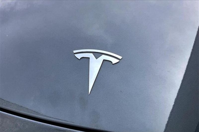 2021 Tesla Model Y Long RangeImage 32