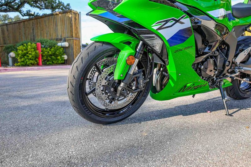 NEW 2026 KAWASAKI NINJA ZX6R ABS Image 2