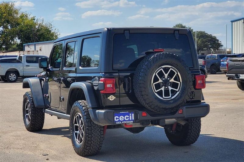 2024 Jeep Wrangler Rubicon photo 7
