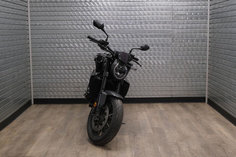 USED 2023 HONDA CB1000R Image 8