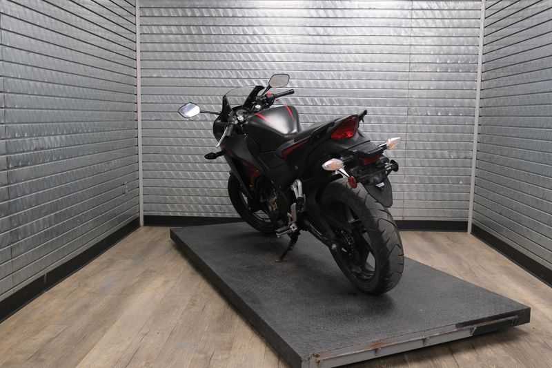 USED 2022 HONDA CBR300RA ABS Image 5