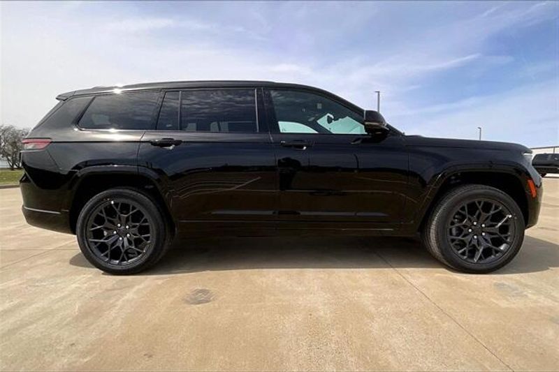 2025 Jeep Grand Cherokee L Summit Reserve 4x4Image 16