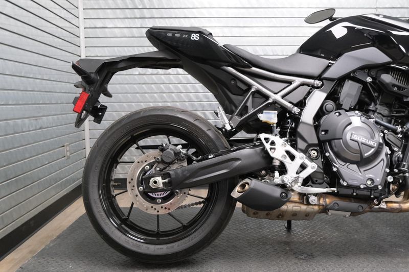USED 2026 SUZUKI GSX-8S Image 12