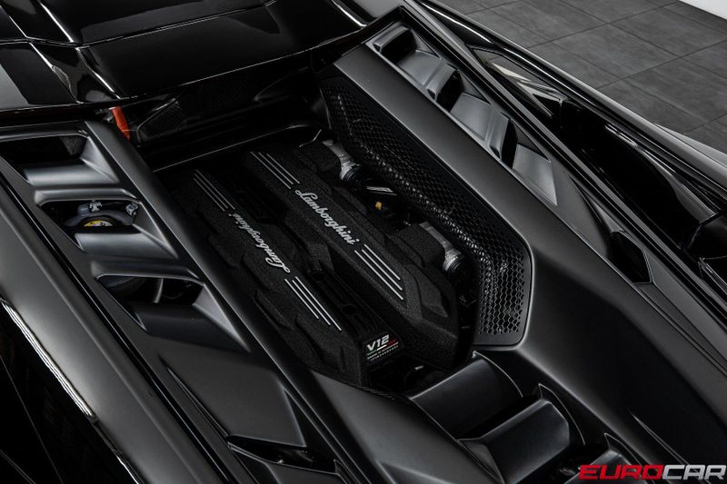 2025 Lamborghini Revuelto *PASSENGER DISPLAY * FULL PPF*Image 20