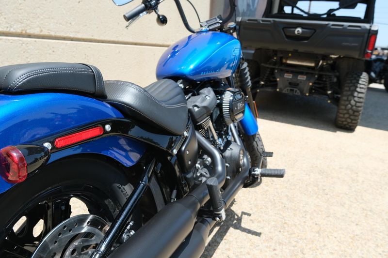 2024 HARLEY SOFTAIL STREET BOB 114 BLUE Image 7