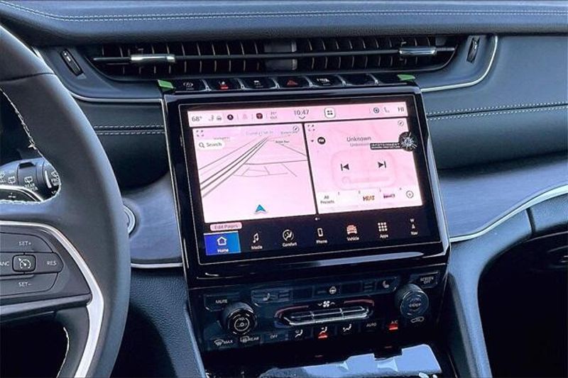 New 2025 Jeep Grand Cherokee L Limited 4x4Image 5