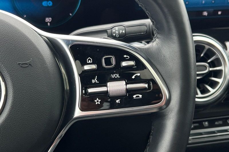 2023 Mercedes-Benz EQB 300Image 29