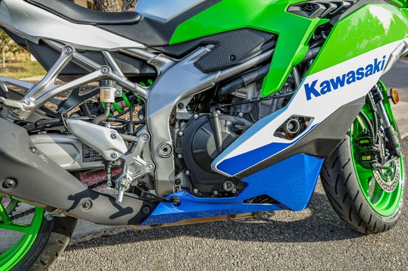 2024 Kawasaki NINJA ZX4RR 40TH ANNIVERSARY EDITION ABS  LIME GREENPEARL CRYSTAL WHITEBLUEImage 14