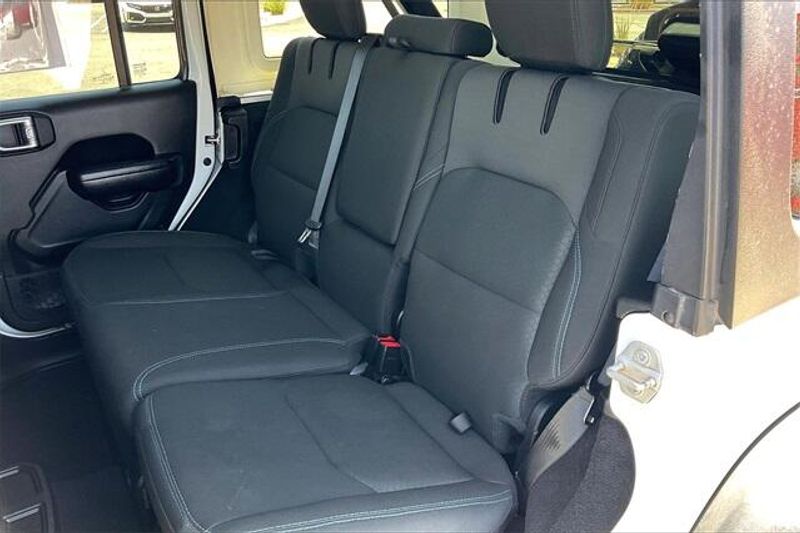 Used 2022 Jeep Wrangler 4xE Unlimited Rubicon 4xeImage 25